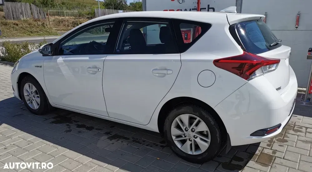 Toyota Auris 1.8 L VVT-i HSD Sol — imagine 2