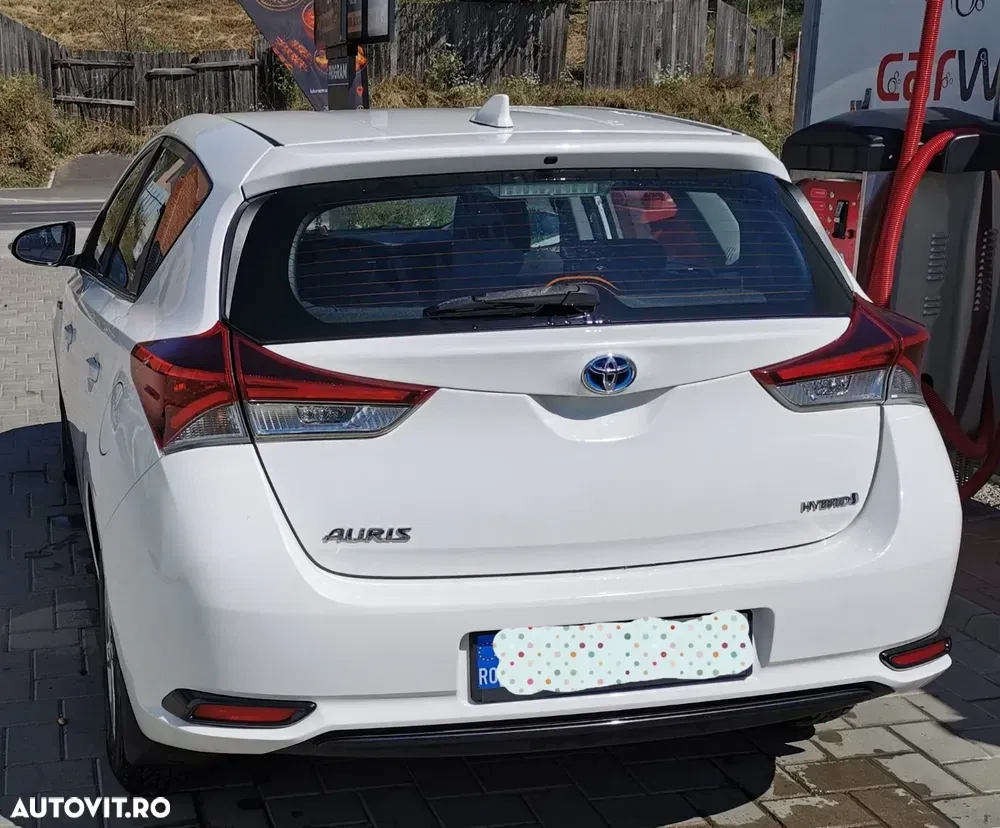 Toyota Auris 1.8 L VVT-i HSD Sol — imagine 3