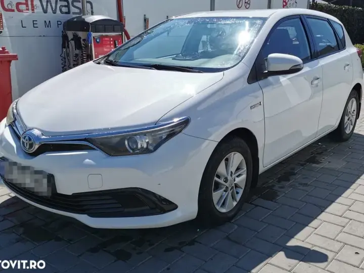 Toyota Auris 1.8 L VVT-i HSD Sol