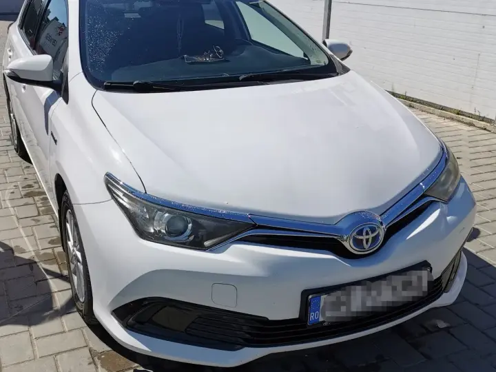 Toyota Auris 1.8 L VVT-i HSD Sol