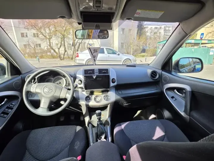 Toyota RAV4 III 2.2 D-4D Confort