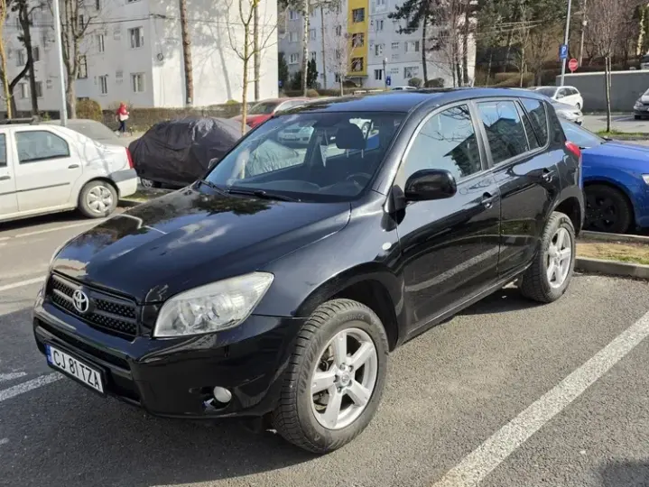 Toyota RAV4 III 2.2 D-4D Confort