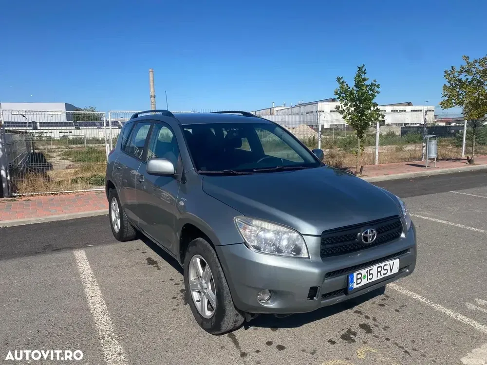 Toyota RAV4 II 2.2 D-4D Confort — imagine 2