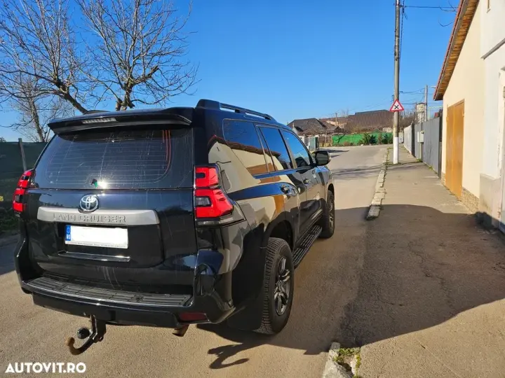 Toyota Land Cruiser 2.8l D-4D 204 CP A/T 7 locuri Executive