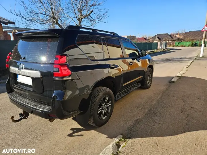 Toyota Land Cruiser 2.8l D-4D 204 CP A/T 7 locuri Executive