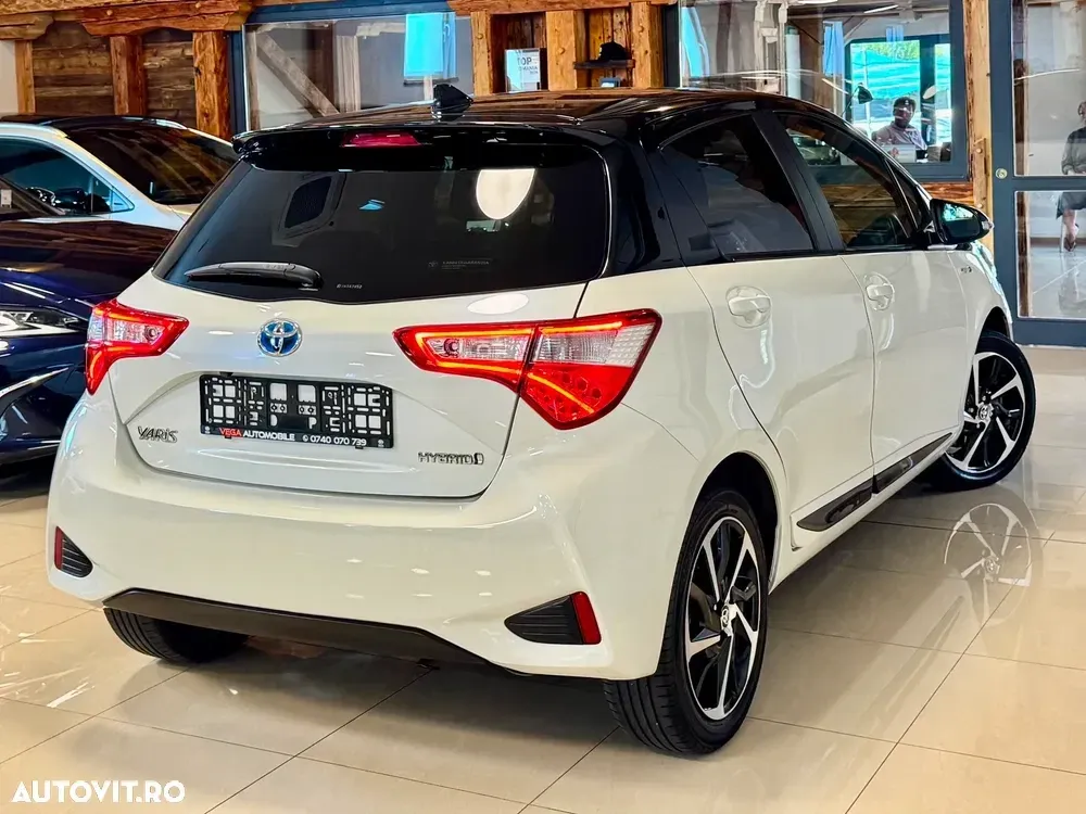 Toyota Yaris 1.5 VVT-i HSD Bi-Tone R&B — imagine 5