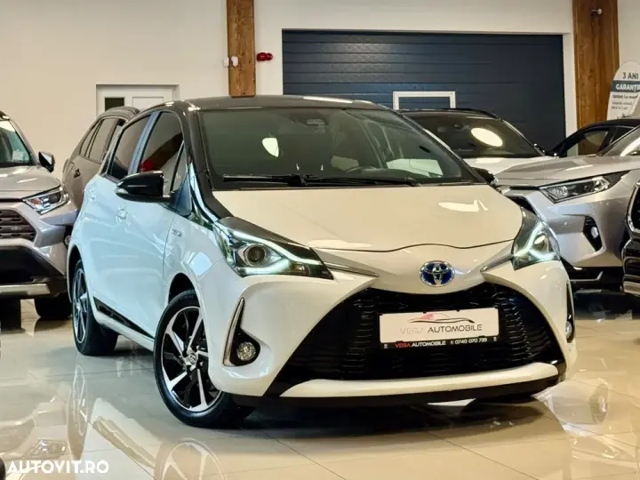 Toyota Yaris 1.5 VVT-i HSD Bi-Tone R&B