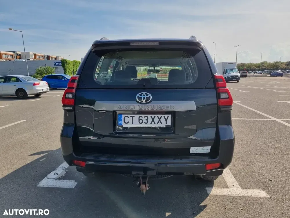 Toyota Land Cruiser 2.8l Turbo D-4D A/T Executive — imagine 3