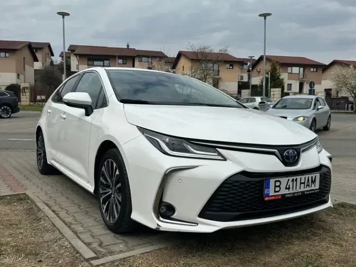 Toyota Corolla XII 1.8 HSD Business