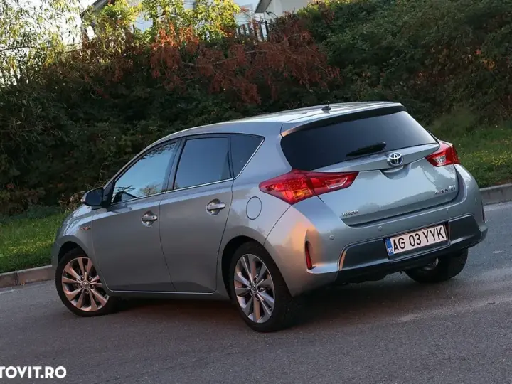 Toyota Auris 1.8 L VVT-i Sol+
