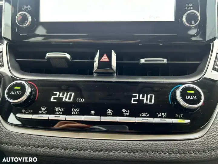 Toyota Corolla XII 1.8 HSD Business