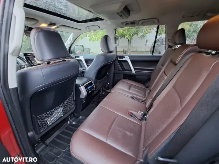 Toyota Land Cruiser 2.8l D-4D 204 CP A/T 7 locuri Luxury AVS