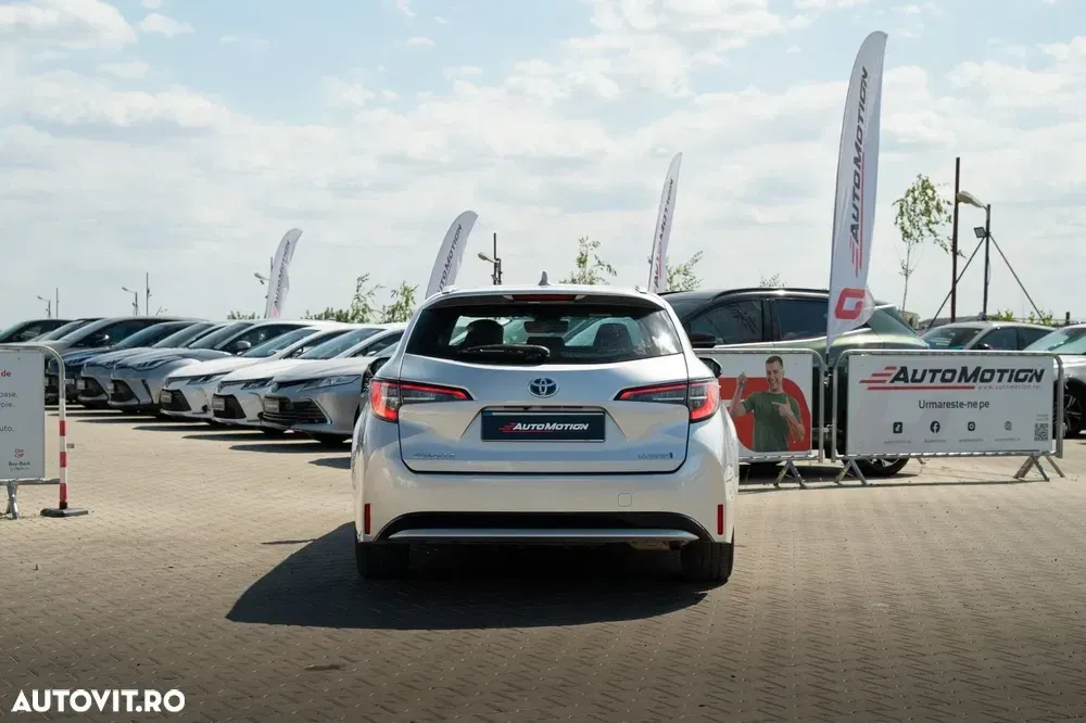 Toyota Corolla 1.8 Hybrid Comfort — imagine 6