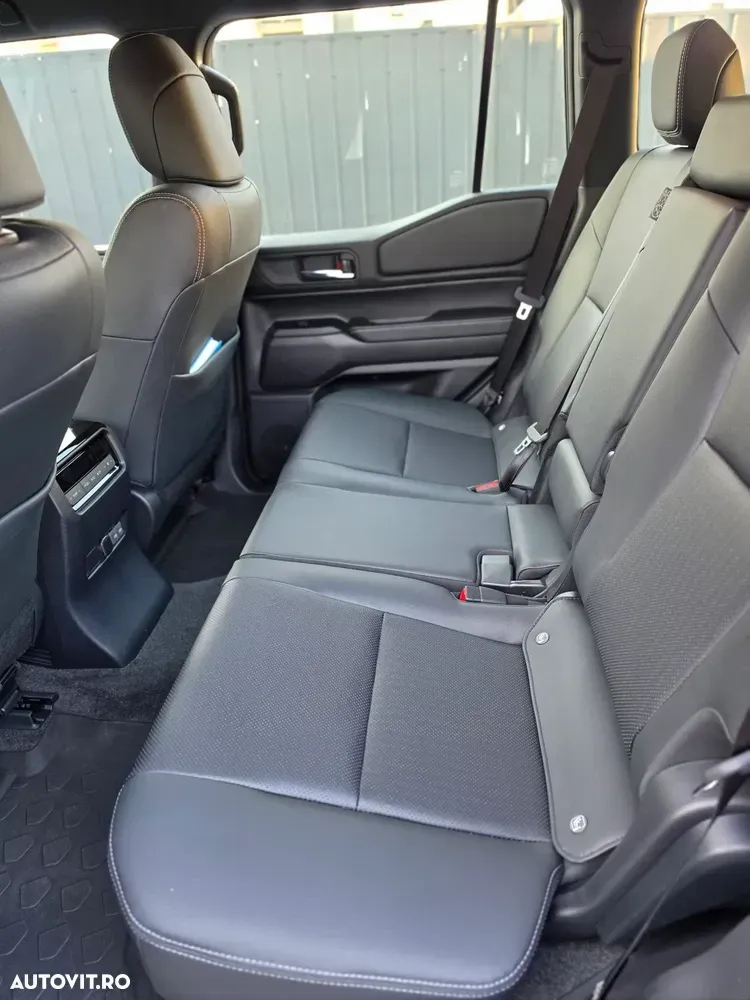 Toyota Land Cruiser 250 2.8 D-4D Automatik — imagine 4