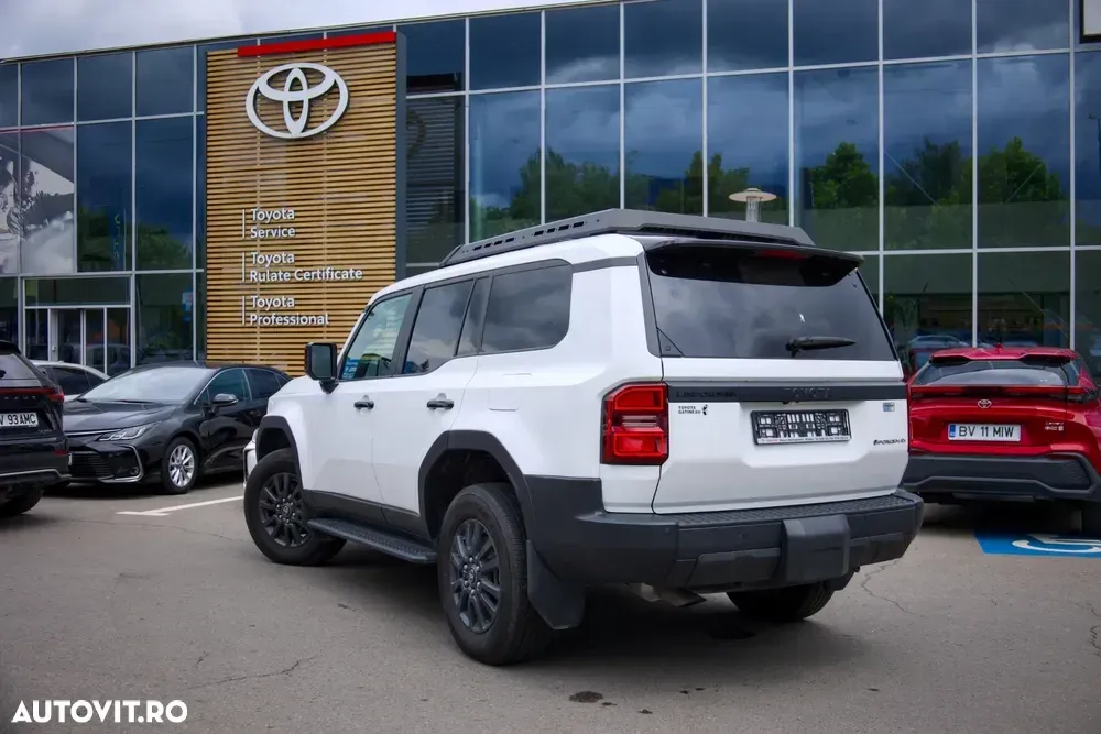 Toyota Land Cruiser — imagine 3