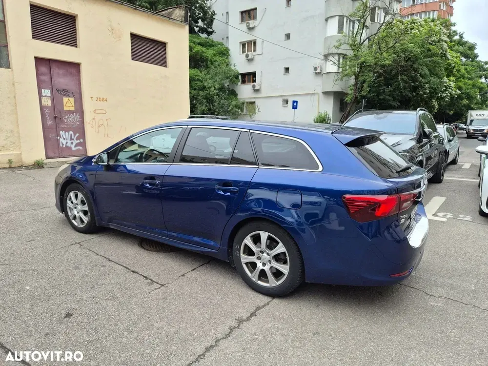 Toyota Avensis 2.0 D-4D Executive — imagine 6
