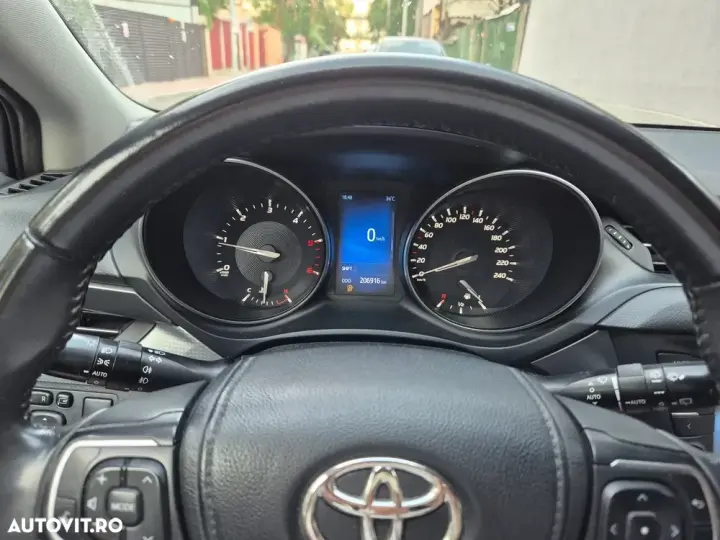 Toyota Avensis 2.0 D-4D Executive