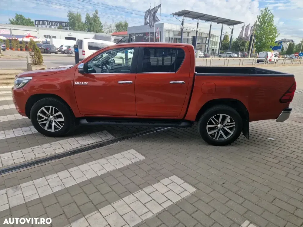 Toyota Hilux 4x4 Double Cab Executive — imagine 5