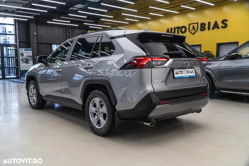 Toyota RAV4 2.5 VVT-iE 4x4 Luxury — imagine 5