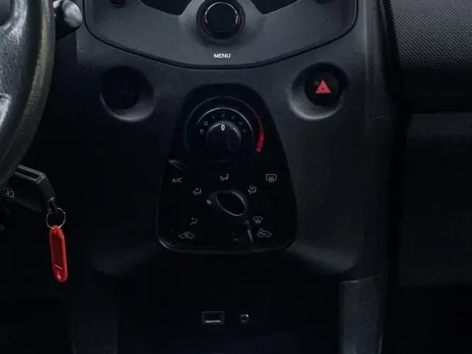 Toyota Aygo 1.0 VVY-I 5 usi X-style