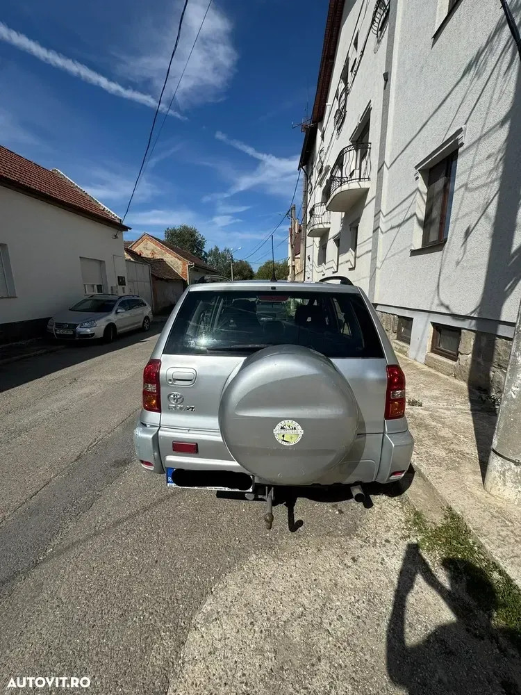 Toyota RAV4 III 2.0 D-4D Confort — imagine 3