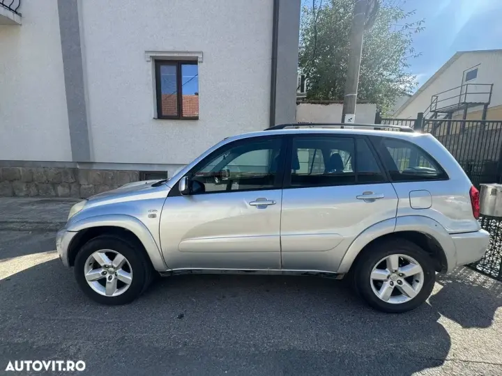Toyota RAV4 III 2.0 D-4D Confort