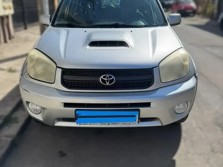 Toyota RAV4 III 2.0 D-4D Confort