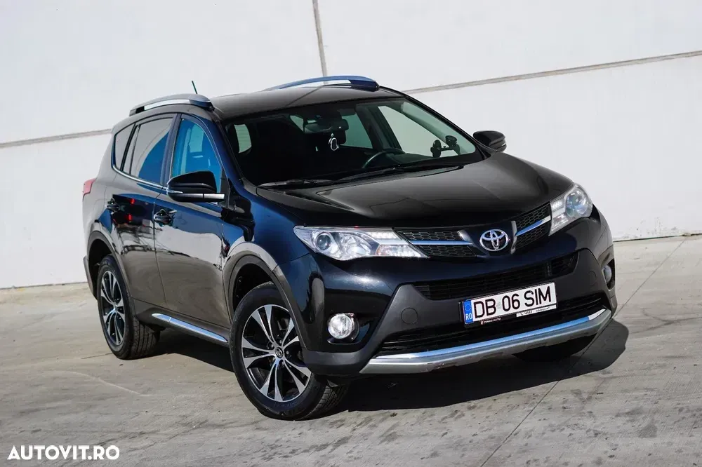 Toyota RAV4 2.2 D-4CAT 4WD Aut Luxury 18" — imagine 4