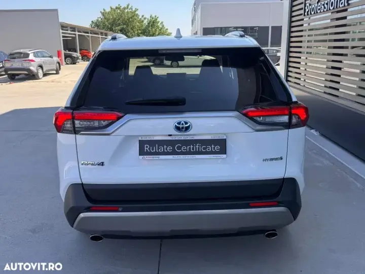Toyota RAV4 V