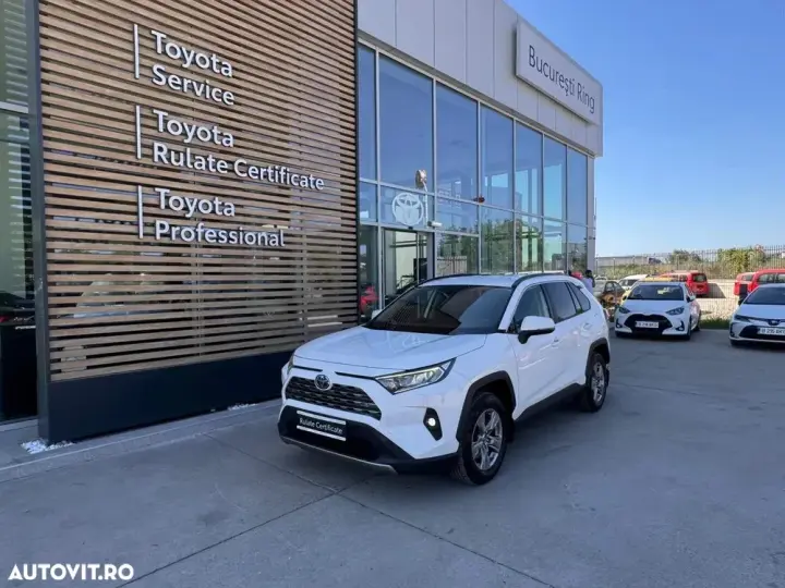 Toyota RAV4 V