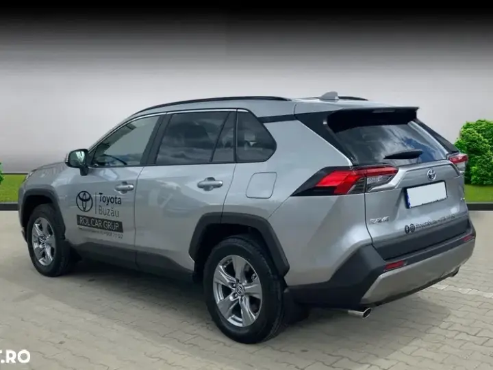 Toyota RAV4 V