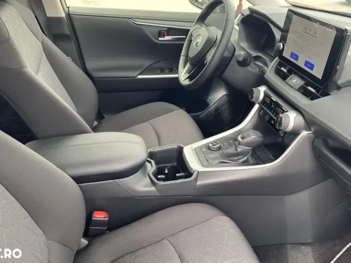 Toyota RAV4 V