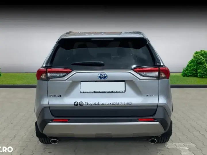 Toyota RAV4 V