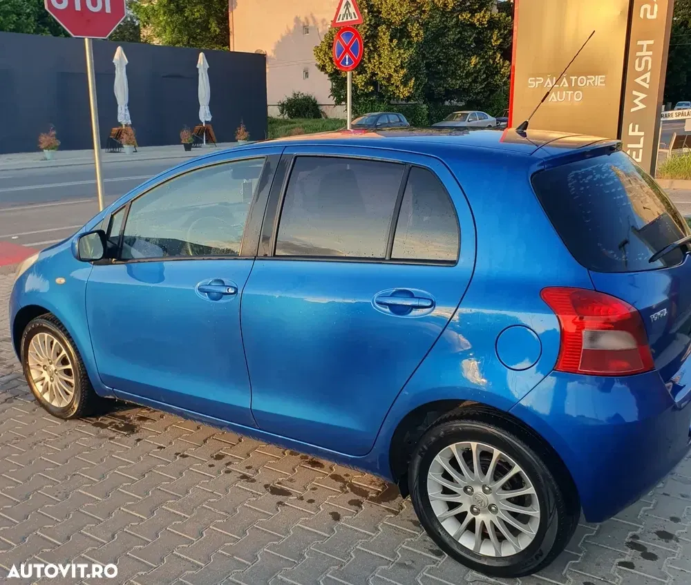 Toyota Yaris 1.0 Luna — imagine 3