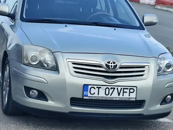 Toyota Avensis 1.8 Sedan Luna