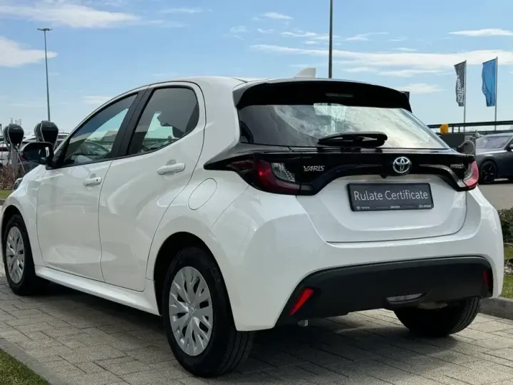Toyota Yaris 1.5 VVT-i HSD Exclusive Style