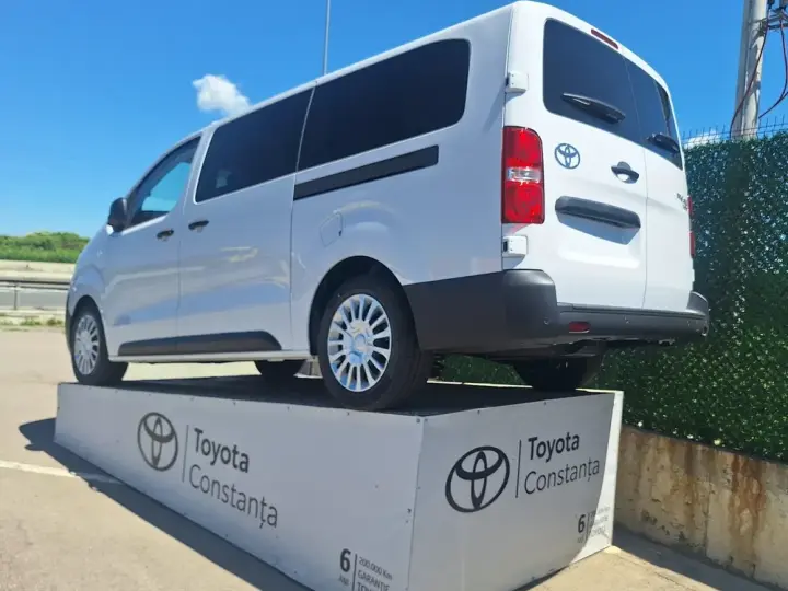 Toyota Proace 2.2 D-4D 180CP 7+1 8AT L2 Comfort