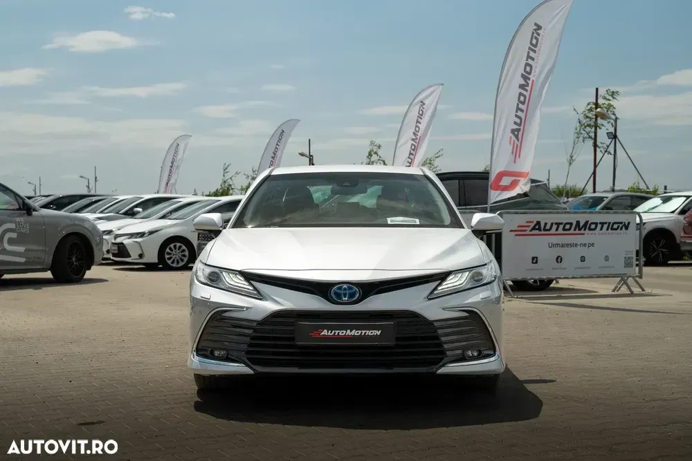 Toyota Camry 2.5 Dynamic — imagine 5