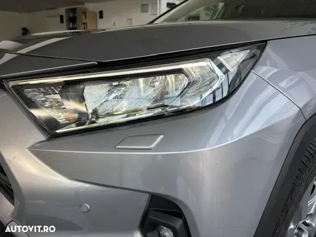 Toyota RAV4 — imagine 3