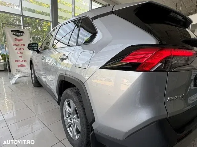 Toyota RAV4 — imagine 5