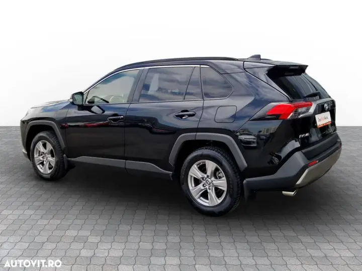 Toyota RAV4 V