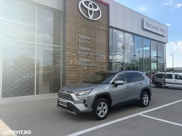 Toyota RAV4 V