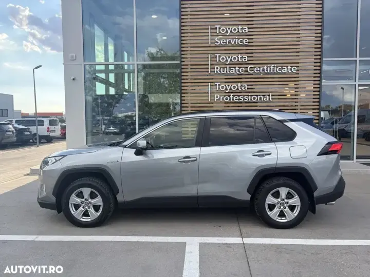 Toyota RAV4 V