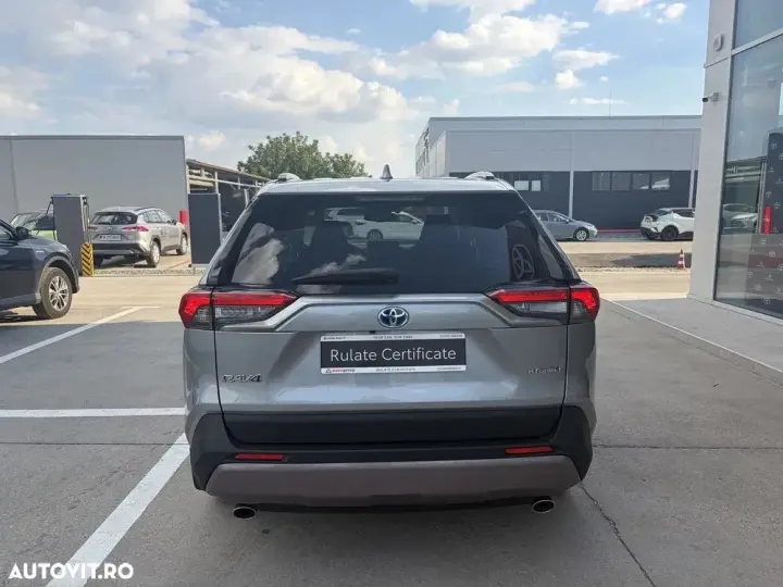 Toyota RAV4 V