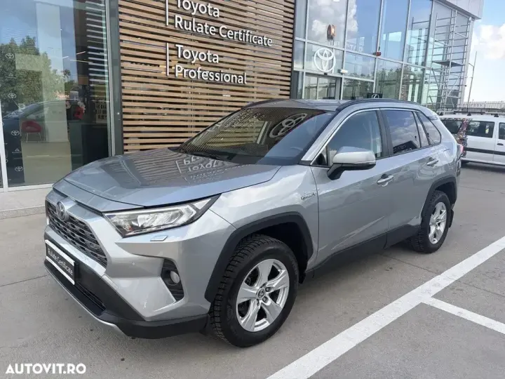 Toyota RAV4 V