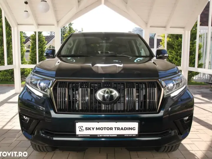 Toyota Land Cruiser 2.8l D-4D 204 CP A/T 7 locuri Luxury AVS Black