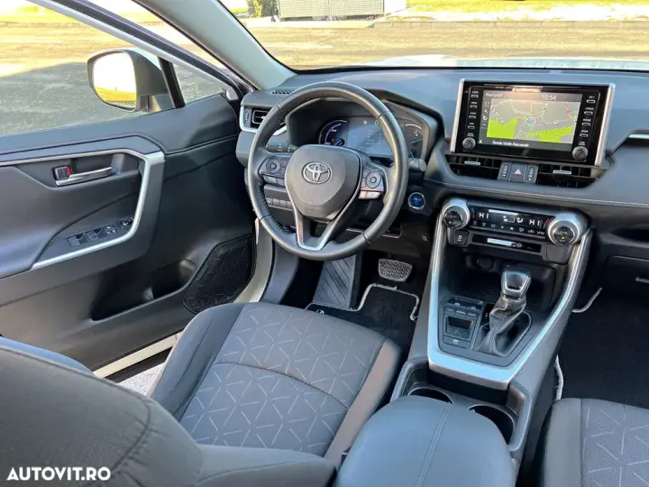 Toyota RAV4 V