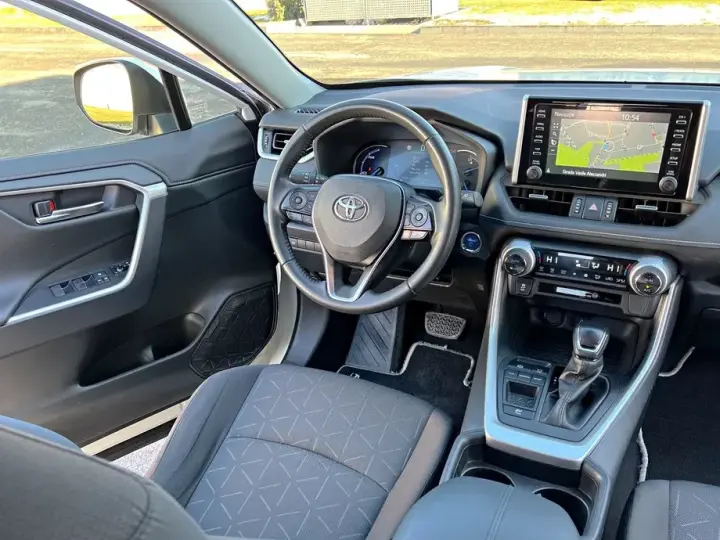 Toyota RAV4 V