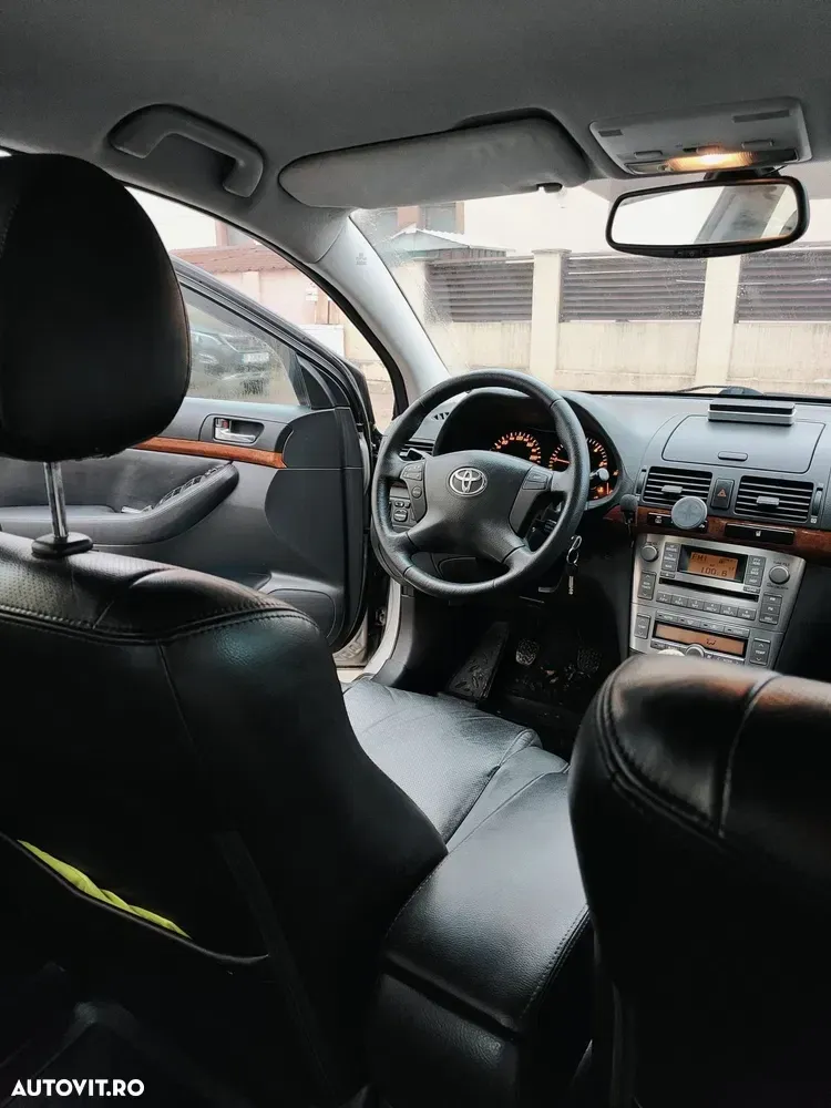 Toyota Avensis 2.2 D-4D Luxury — imagine 6