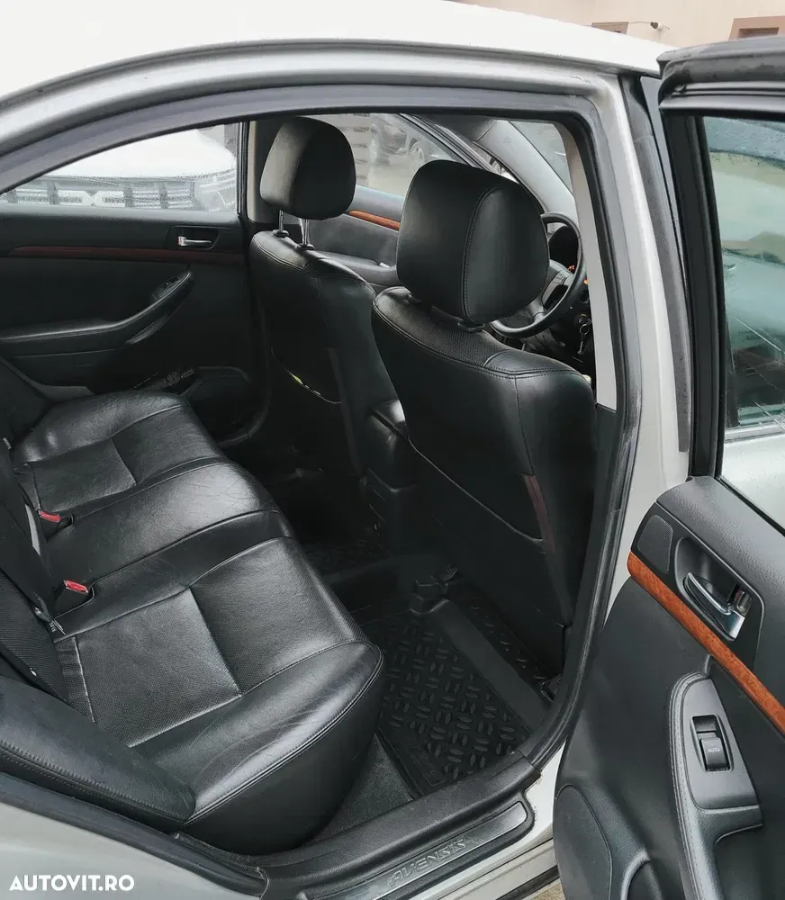Toyota Avensis 2.2 D-4D Luxury — imagine 4